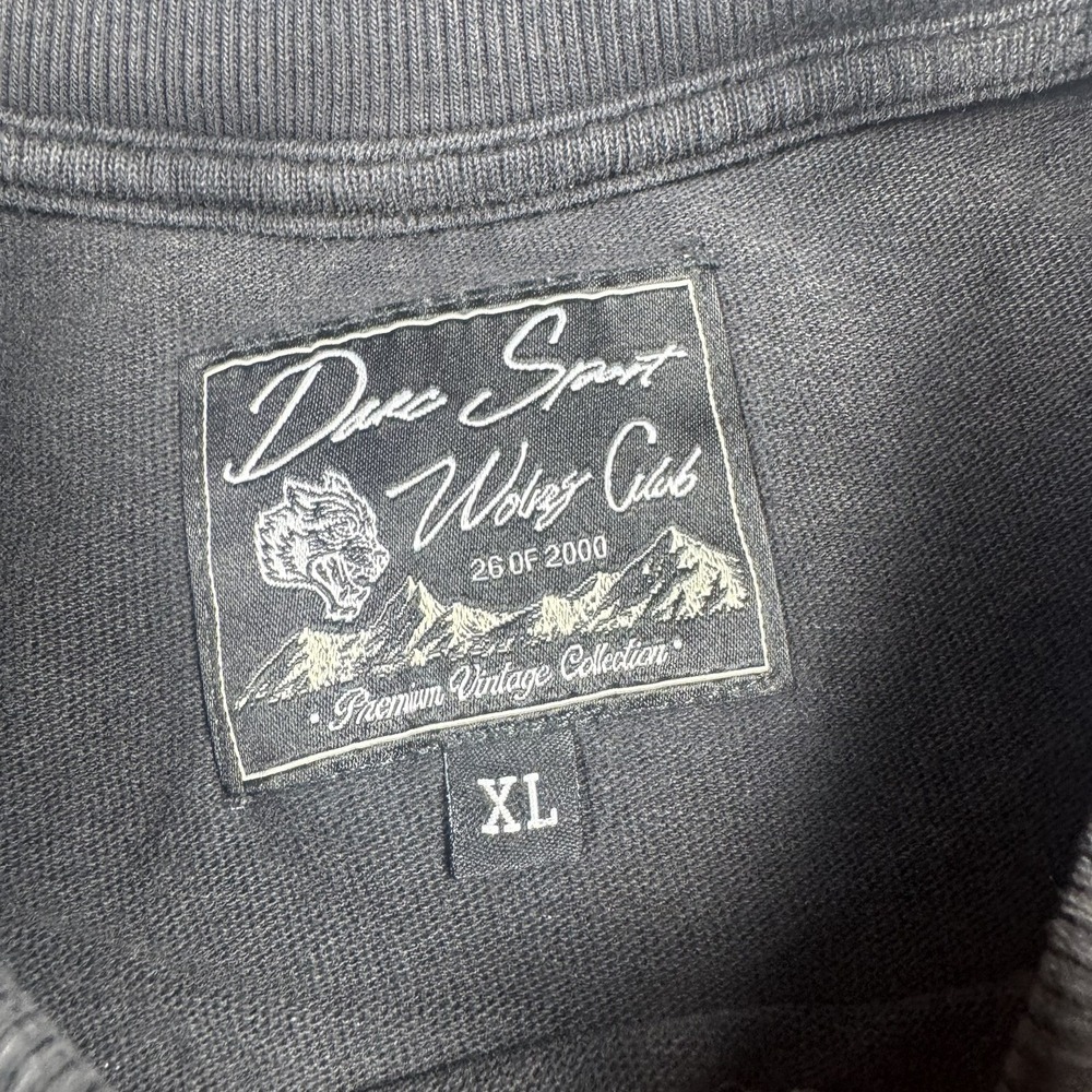 Darc Sport Men's Short Sleeve Run with Us Distressed T-Shirt Tale of 2 Wolves XL - Picture 3 of 5